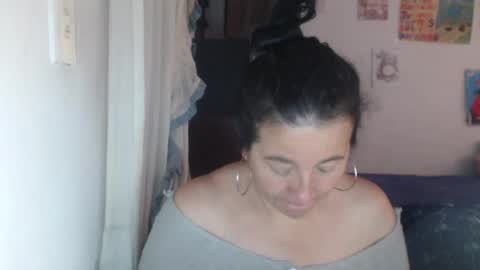 Snapshot of yasmin_love85 chatting on 07.16.26 yasmin_love85 online show from 07.16.26