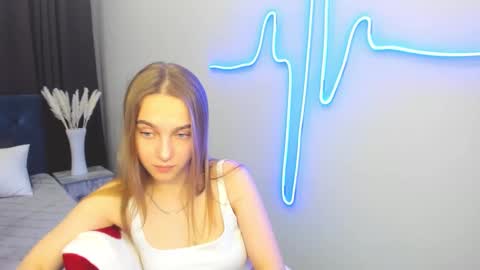 Snapshot of yasminasage chatting on 03.08.25 Yasmina online show from 03.08.25