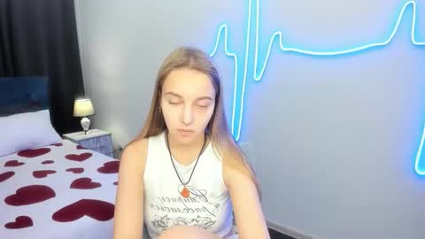 Snapshot of yasminasage chatting on 09.09.25 Yasmina online show from 09.09.25