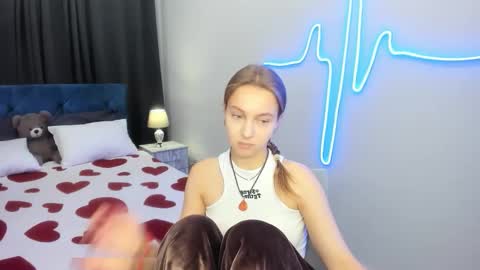 Snapshot of yasminasage chatting on 09.15.25 Yasmina online show from 09.15.25