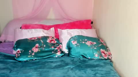 Yasmina online show from 01.11.25