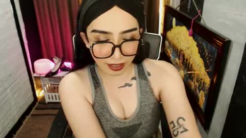 Snapshot of yassiered chatting on 06.15.26 yassiered online show from 06.15.26