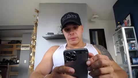 Snapshot of yatho_ chatting on 12.05.24 yahto online show from 12.05.24