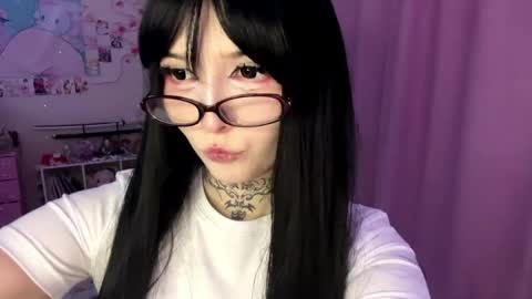 Snapshot of yawnpuffx chatting on 05.14.26 HolyLega online show from 05.14.26