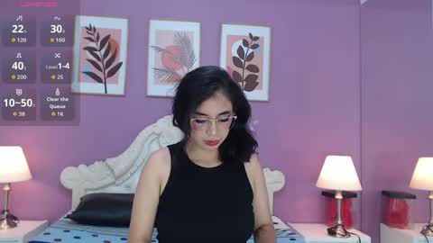 Snapshot of yayaqueen chatting on 05.17.26 Yaya online show from 05.17.26