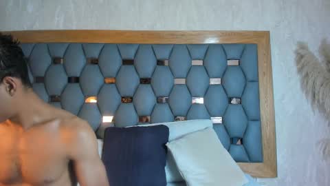 yayi derek  online show from 10.18.25