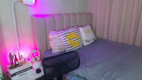 Yazzi online show from 02.02.25