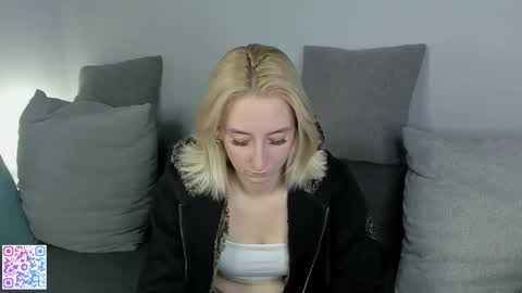 Snapshot of yeah_i_want chatting on 11.29.25 Loe online show from 11.29.25