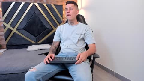 YEIKO ROMERO online show from 02.08.25