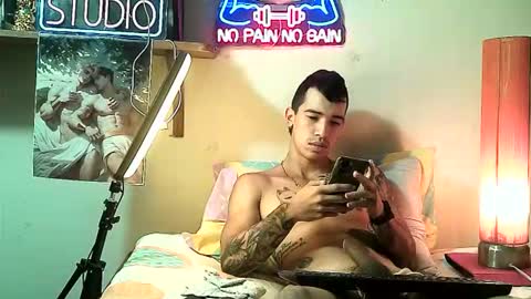 yeisoncastellanos1999 online show from 12.17.25