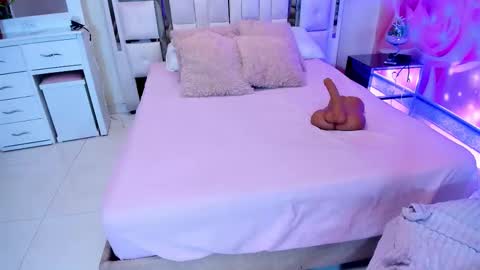 yelena  online show from 12.19.25