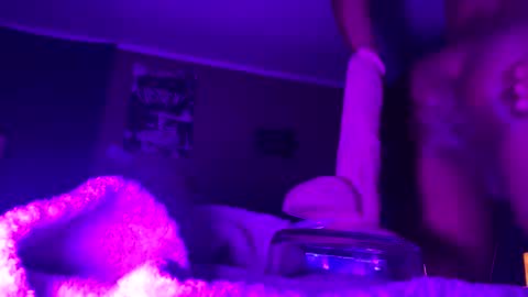 Ella Ts online show from 03.15.26