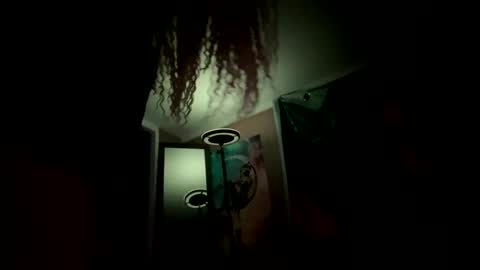 Ella Ts online show from 03.17.26