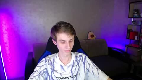 Snapshot of yes_cute_boy_ chatting on 10.29.25 Eden online show from 10.29.25