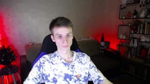 Snapshot of yes_cute_boy_ chatting on 01.08.26 Eden online show from 01.08.26