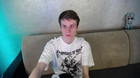 Snapshot of yes_cute_boy_ chatting on 03.18.26 Eden online show from 03.18.26