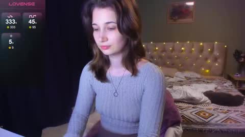 Snapshot of yesofie chatting on 10.02.25 Sofie online show from 10.02.25