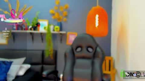 Snapshot of yessika_parker chatting on 04.18.26 yessika_parker online show from 04.18.26
