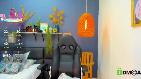 Snapshot of yessika_parker chatting on 04.28.26 yessika_parker online show from 04.28.26