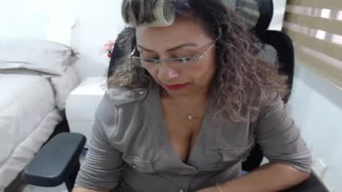 Snapshot of yessilatin chatting on 07.09.26 jessy online show from 07.09.26