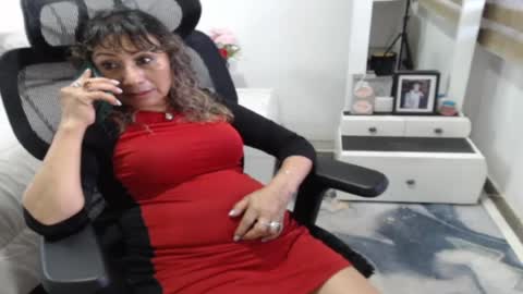 Snapshot of yessilatin chatting on 07.15.26 jessy online show from 07.15.26
