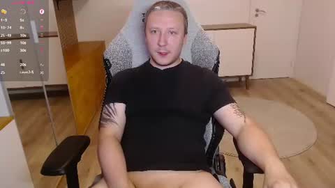 Snapshot of yhdxhy chatting on 07.17.26 James online show from 07.17.26
