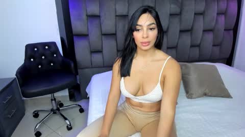 Yika Alves online show from 11.07.25