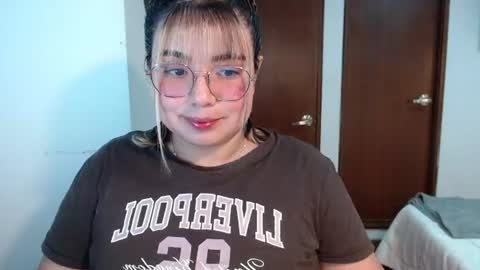 Snapshot of yini_angel07 chatting on 07.15.26 hii i am yini online show from 07.15.26