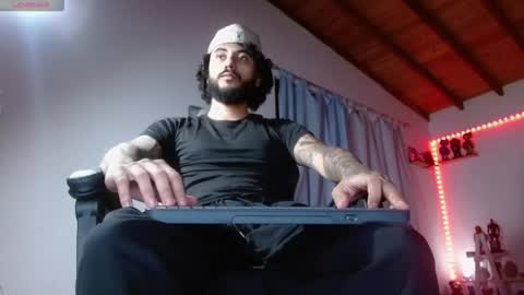 Snapshot of yio__cohen chatting on 09.30.25 yio cohen online show from 09.30.25