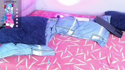 Snapshot of yiovanna19 chatting on 02.08.25 Yiovanna online show from 02.08.25