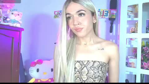 yiyii9 online show from 04.17.26