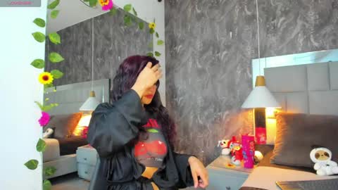 yiyisandoval online show from 04.04.26