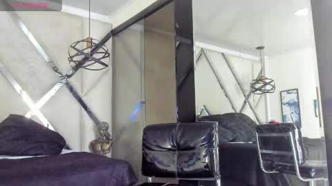 Snapshot of yiyo10_ chatting on 02.12.25 Yiyo online show from 02.12.25