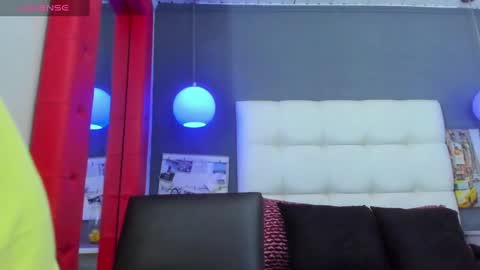 Snapshot of yiyo10_ chatting on 10.10.25 Yiyo online show from 10.10.25