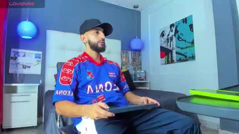 Snapshot of yiyo10_ chatting on 12.02.25 Yiyo online show from 12.02.25