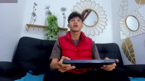 Snapshot of yizus_bonz chatting on 12.02.24 yizus_bonz online show from 12.02.24