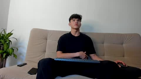 Snapshot of yizus_bonz chatting on 05.24.26 yizus_bonz online show from 05.24.26