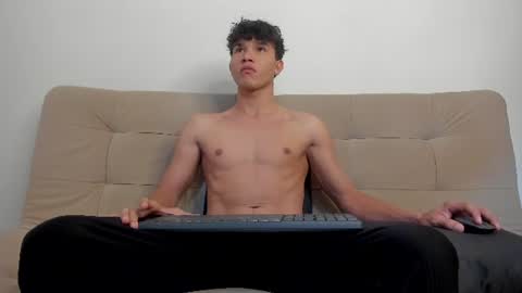 Snapshot of yizus_bonz chatting on 06.13.26 yizus_bonz online show from 06.13.26