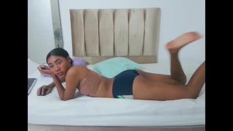 yizz_laan online show from 02.24.26