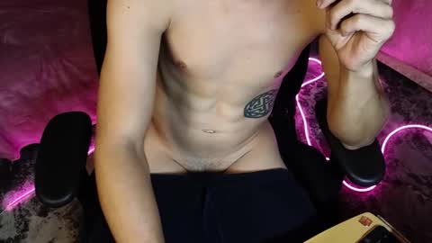 Snapshot of ylk_ chatting on 09.13.25 Darius online show from 09.13.25