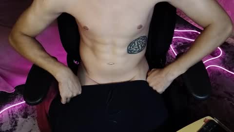 Snapshot of ylk_ chatting on 09.19.25 Darius online show from 09.19.25