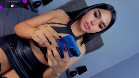 ylonagrae online show from 12.11.24