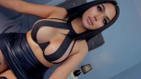 ylonagrae online show from 02.03.25