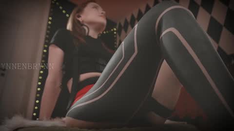 Snapshot of ynnenbrynn chatting on 12.05.24 ynnenbrynn online show from 12.05.24