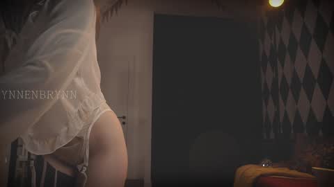 Snapshot of ynnenbrynn chatting on 01.03.25 ynnenbrynn online show from 01.03.25