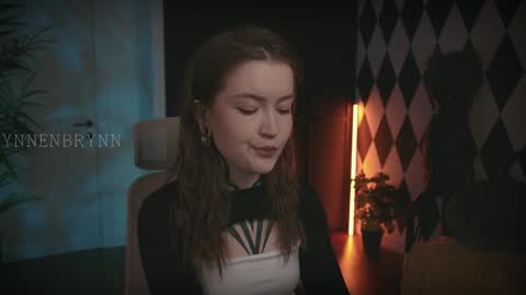 Snapshot of ynnenbrynn chatting on 01.29.25 ynnenbrynn online show from 01.29.25