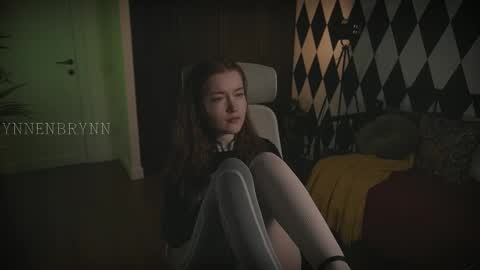 Snapshot of ynnenbrynn chatting on 02.21.25 ynnenbrynn online show from 02.21.25