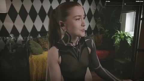 Snapshot of ynnenbrynn chatting on 03.05.25 ynnenbrynn online show from 03.05.25