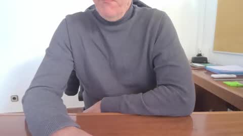 Snapshot of yo47 chatting on 12.18.25 Yo47 online show from 12.18.25