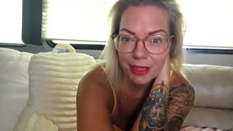 Yogiblondebangme online show from 06.19.26